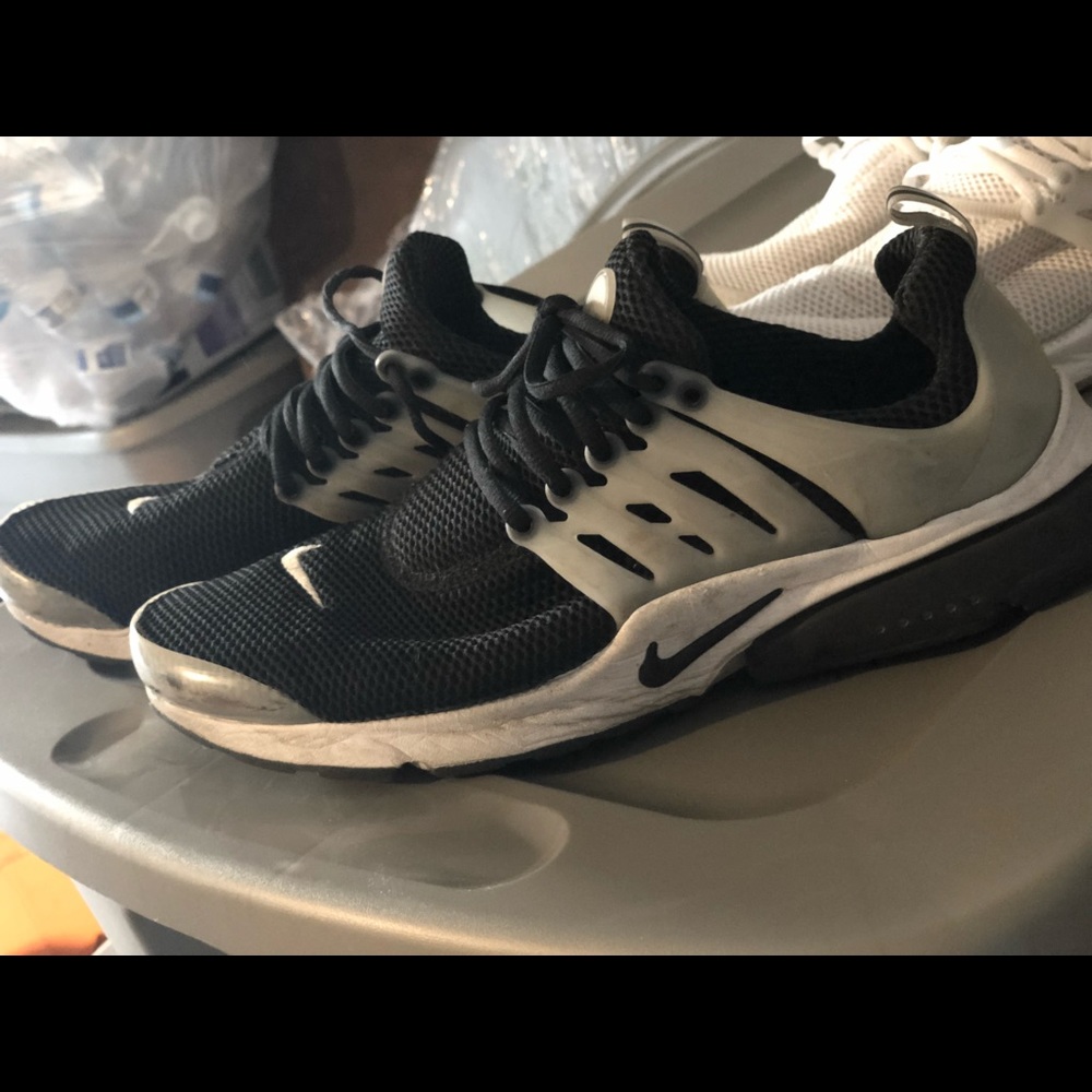 Nike tenis shoes